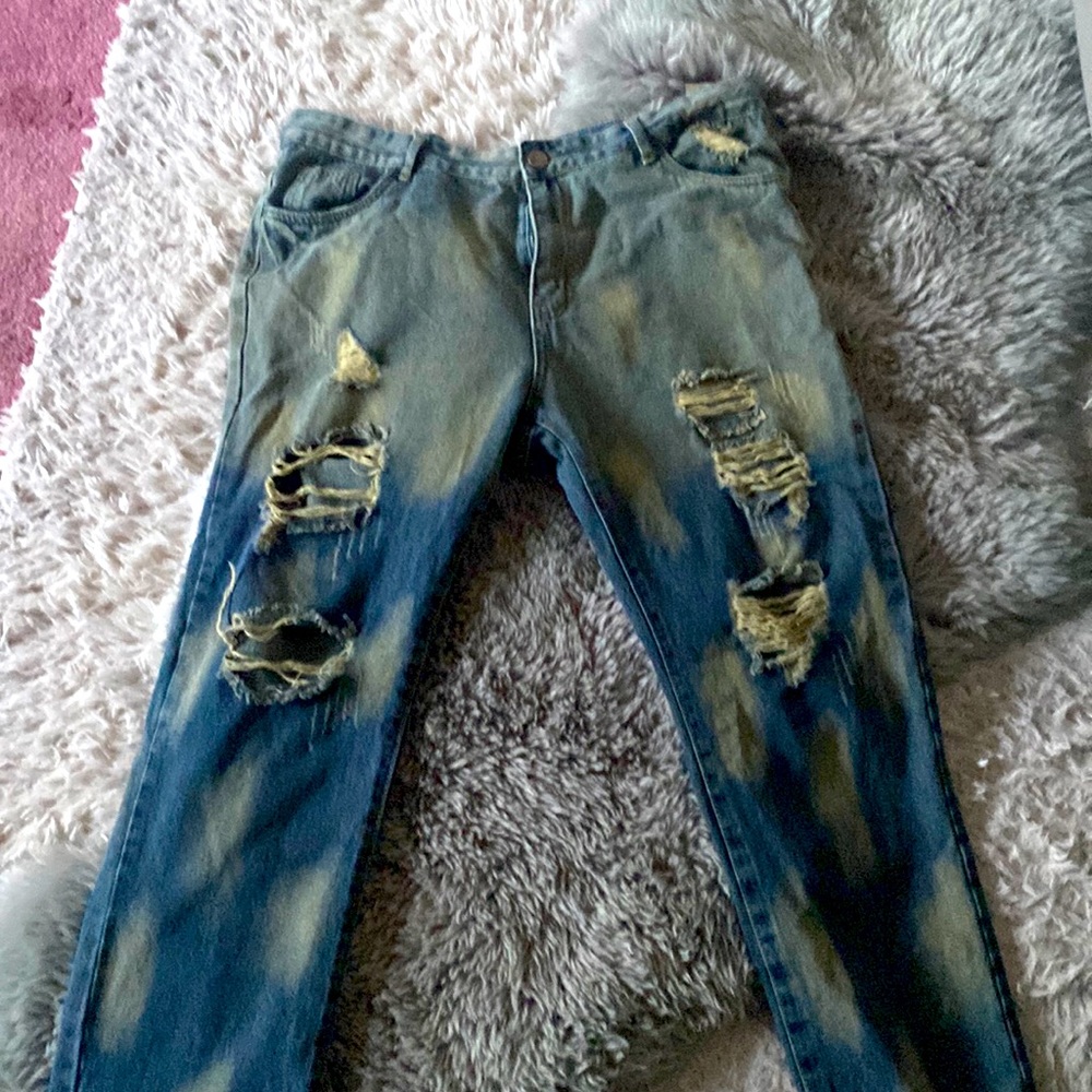 Urban Outfitters. Waist Size: 38 Color: Blue Jeans